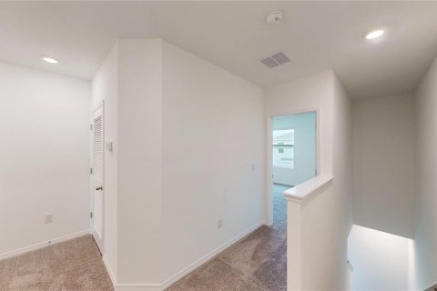 Townhouse in Land O' Lakes, Florida 3 bedrooms, 155.43 sq.m. № 2277565 - photo 17
