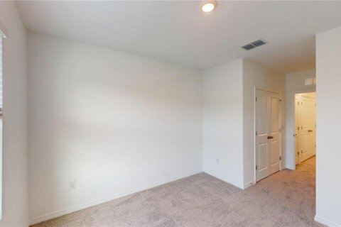 Townhouse in Land O' Lakes, Florida 3 bedrooms, 155.43 sq.m. № 2277565 - photo 29