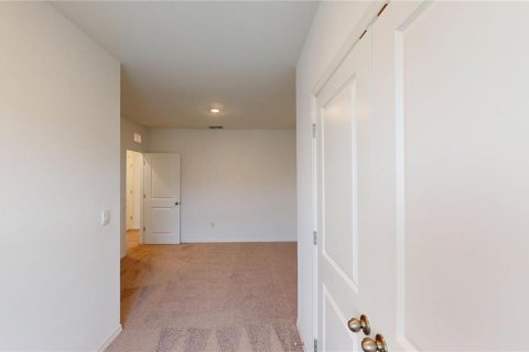 Townhouse in Land O' Lakes, Florida 3 bedrooms, 155.43 sq.m. № 2277565 - photo 28