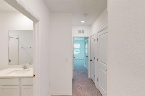 Townhouse in Land O' Lakes, Florida 3 bedrooms, 155.43 sq.m. № 2277565 - photo 23