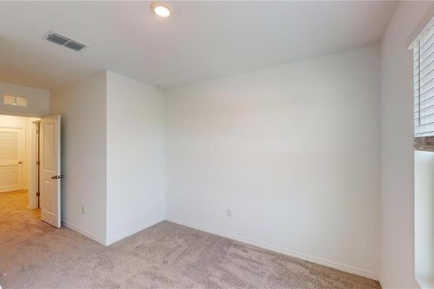 Townhouse in Land O' Lakes, Florida 3 bedrooms, 155.43 sq.m. № 2277565 - photo 30