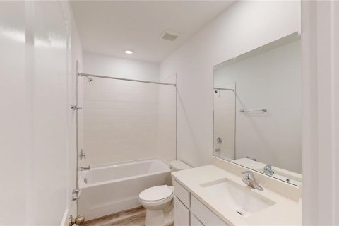 Townhouse in Land O' Lakes, Florida 3 bedrooms, 155.43 sq.m. № 2277565 - photo 24