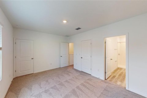 Townhouse in Land O' Lakes, Florida 3 bedrooms, 155.43 sq.m. № 2277565 - photo 19
