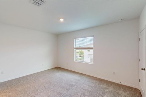 Townhouse in Land O' Lakes, Florida 3 bedrooms, 155.43 sq.m. № 2277565 - photo 18