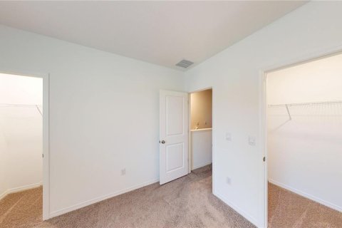 Townhouse in Land O' Lakes, Florida 3 bedrooms, 155.43 sq.m. № 2277565 - photo 20