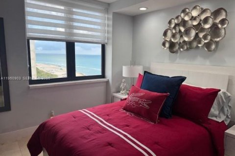 Condo in Miami Beach, Florida, 2 bedrooms № 2006842 - photo 17