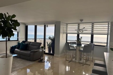 Condo in Miami Beach, Florida, 2 bedrooms № 2006842 - photo 6