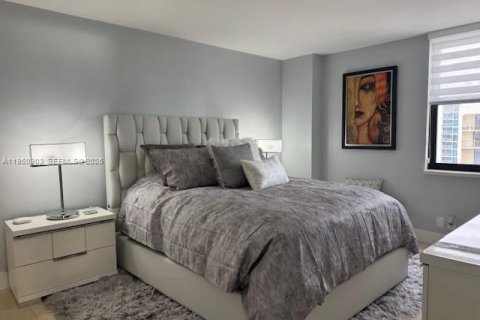 Condo in Miami Beach, Florida, 2 bedrooms № 2006842 - photo 13