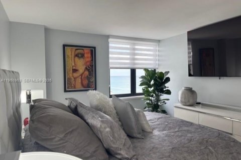 Condo in Miami Beach, Florida, 2 bedrooms № 2006842 - photo 14