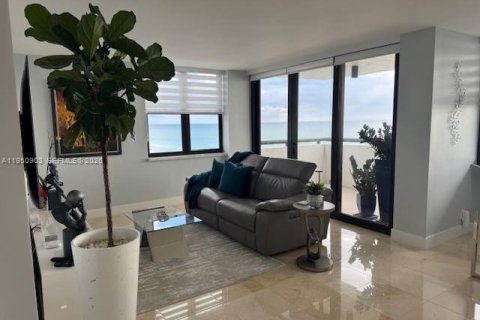 Condo in Miami Beach, Florida, 2 bedrooms № 2006842 - photo 5