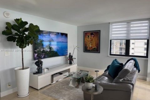 Condo in Miami Beach, Florida, 2 bedrooms № 2006842 - photo 7