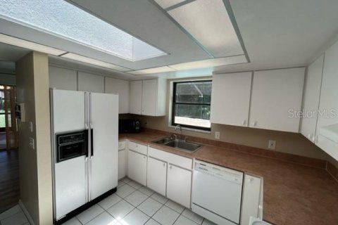 Casa en alquiler en Spring Hill, Florida, 3 dormitorios, 155.15 m2 № 1911680 - foto 11