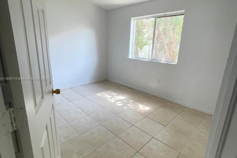 Снять в аренду кондоминиум в Хомстед, Флорида 2 спальни, 75.72м2, № 1948367 - фото 10