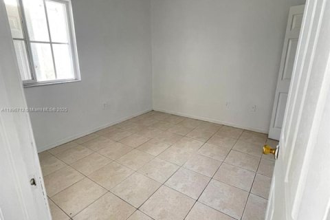 Снять в аренду кондоминиум в Хомстед, Флорида 2 спальни, 75.72м2, № 1948367 - фото 8