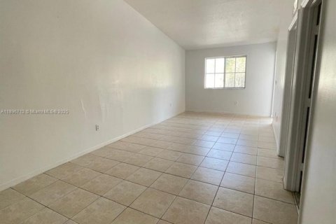 Снять в аренду кондоминиум в Хомстед, Флорида 2 спальни, 75.72м2, № 1948367 - фото 7