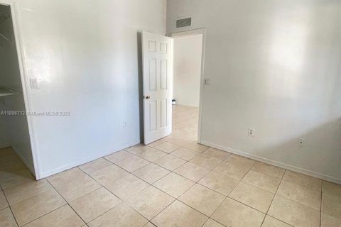 Снять в аренду кондоминиум в Хомстед, Флорида 2 спальни, 75.72м2, № 1948367 - фото 9