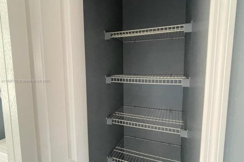 Снять в аренду кондоминиум в Хомстед, Флорида 2 спальни, 75.72м2, № 1948367 - фото 17