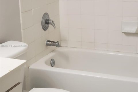 Снять в аренду кондоминиум в Хомстед, Флорида 2 спальни, 75.72м2, № 1948367 - фото 14