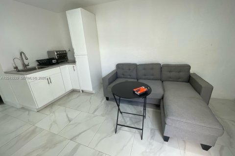 Casa en Fort Lauderdale, Florida 2 dormitorios, 179.02 m2 № 2090206