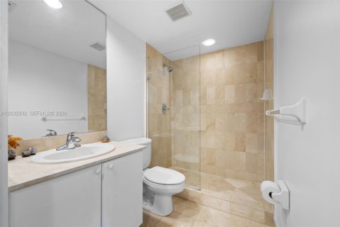 Снять в аренду кондоминиум в Майами-Бич, Флорида 2 спальни, 104.98м2, № 2077974 - фото 10