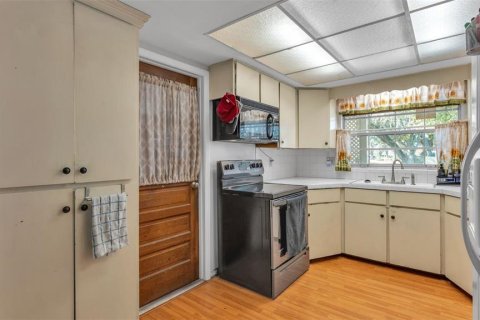 Купить виллу или дом в Брэндон, Флорида 11 комнат, 166.39м2, № 2213553 - фото 29