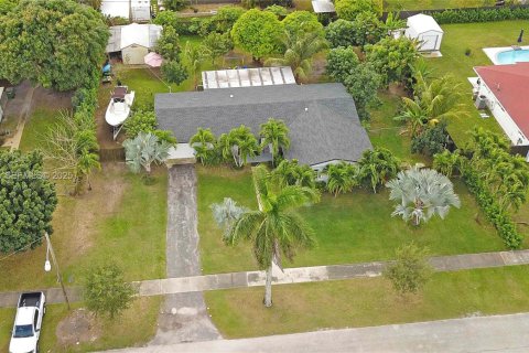 Villa ou maison à vendre à Homestead, Floride: 3 chambres, 150.69 m2 № 1992653 - photo 4