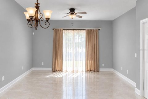 Villa ou maison à louer à Orlando, Floride: 4 chambres, 183.76 m2 № 2405692 - photo 3