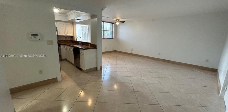 Condominio en Miami, Florida, 2 dormitorios  № 1971309