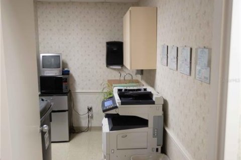 Immobilier commercial à louer à Saint Petersburg, Floride: 27.87 m2 № 1751129 - photo 3