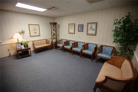 Immobilier commercial à louer à Saint Petersburg, Floride: 27.87 m2 № 1751129 - photo 2