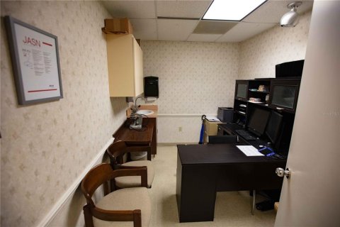 Immobilier commercial à louer à Saint Petersburg, Floride: 27.87 m2 № 1751129 - photo 6