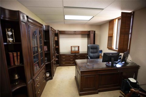 Immobilier commercial à louer à Saint Petersburg, Floride: 27.87 m2 № 1751129 - photo 10