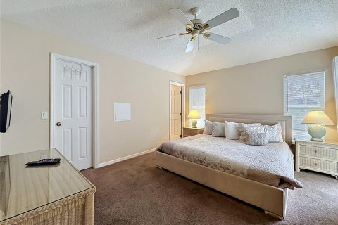 House in Haines City, Florida 4 bedrooms, 143.26 sq.m. № 2121584 - photo 15