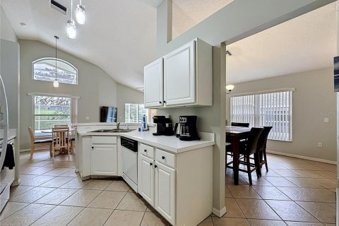 House in Haines City, Florida 4 bedrooms, 143.26 sq.m. № 2121584 - photo 13