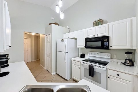 House in Haines City, Florida 4 bedrooms, 143.26 sq.m. № 2121584 - photo 10