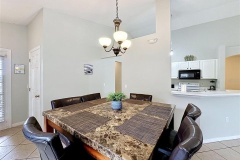 House in Haines City, Florida 4 bedrooms, 143.26 sq.m. № 2121584 - photo 6