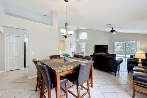 House in Haines City, Florida 4 bedrooms, 143.26 sq.m. № 2121584 - photo 5