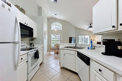 House in Haines City, Florida 4 bedrooms, 143.26 sq.m. № 2121584 - photo 12