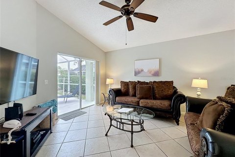 House in Haines City, Florida 4 bedrooms, 143.26 sq.m. № 2121584 - photo 8