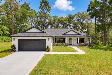 Villa ou maison à Citrus Springs, Floride 3 chambres, 149.94 m2 № 2396927
