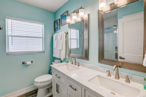 House in Indian Rocks Beach, Florida 2 bedrooms, 144.09 sq.m. № 1771628 - photo 11