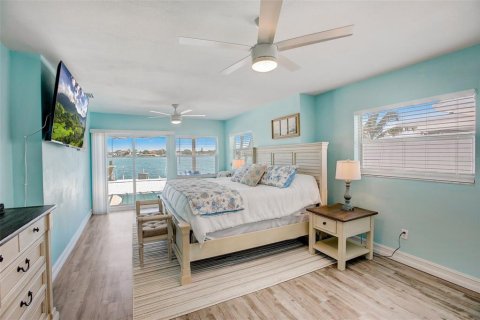 House in Indian Rocks Beach, Florida 2 bedrooms, 144.09 sq.m. № 1771628 - photo 9