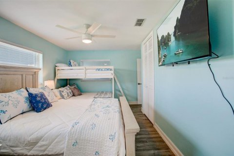 House in Indian Rocks Beach, Florida 2 bedrooms, 144.09 sq.m. № 1771628 - photo 14