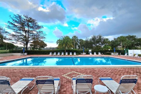 Copropriété à louer à Pompano Beach, Floride: 3 chambres, 129.13 m2 № 860357 - photo 1