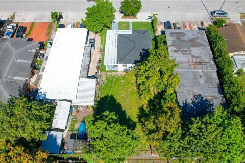 Villa ou maison à vendre à Hialeah, Floride: 3 chambres, 75.53 m2 № 1979317 - photo 28