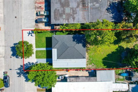 Villa ou maison à vendre à Hialeah, Floride: 3 chambres, 75.53 m2 № 1979317 - photo 2