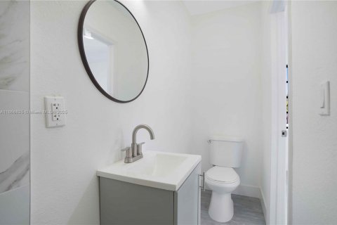 Villa ou maison à vendre à Hialeah, Floride: 3 chambres, 75.53 m2 № 1979317 - photo 22