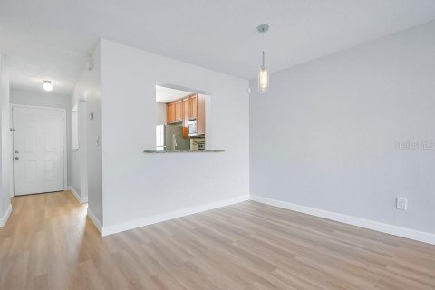 Condo in Orlando, Florida, 1 bedroom № 2115056 - photo 6
