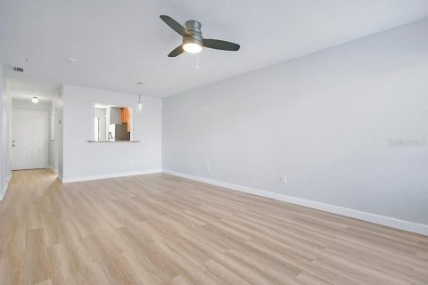 Condo in Orlando, Florida, 1 bedroom № 2115056 - photo 18