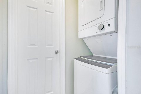 Condo in Orlando, Florida, 1 bedroom № 2115056 - photo 13